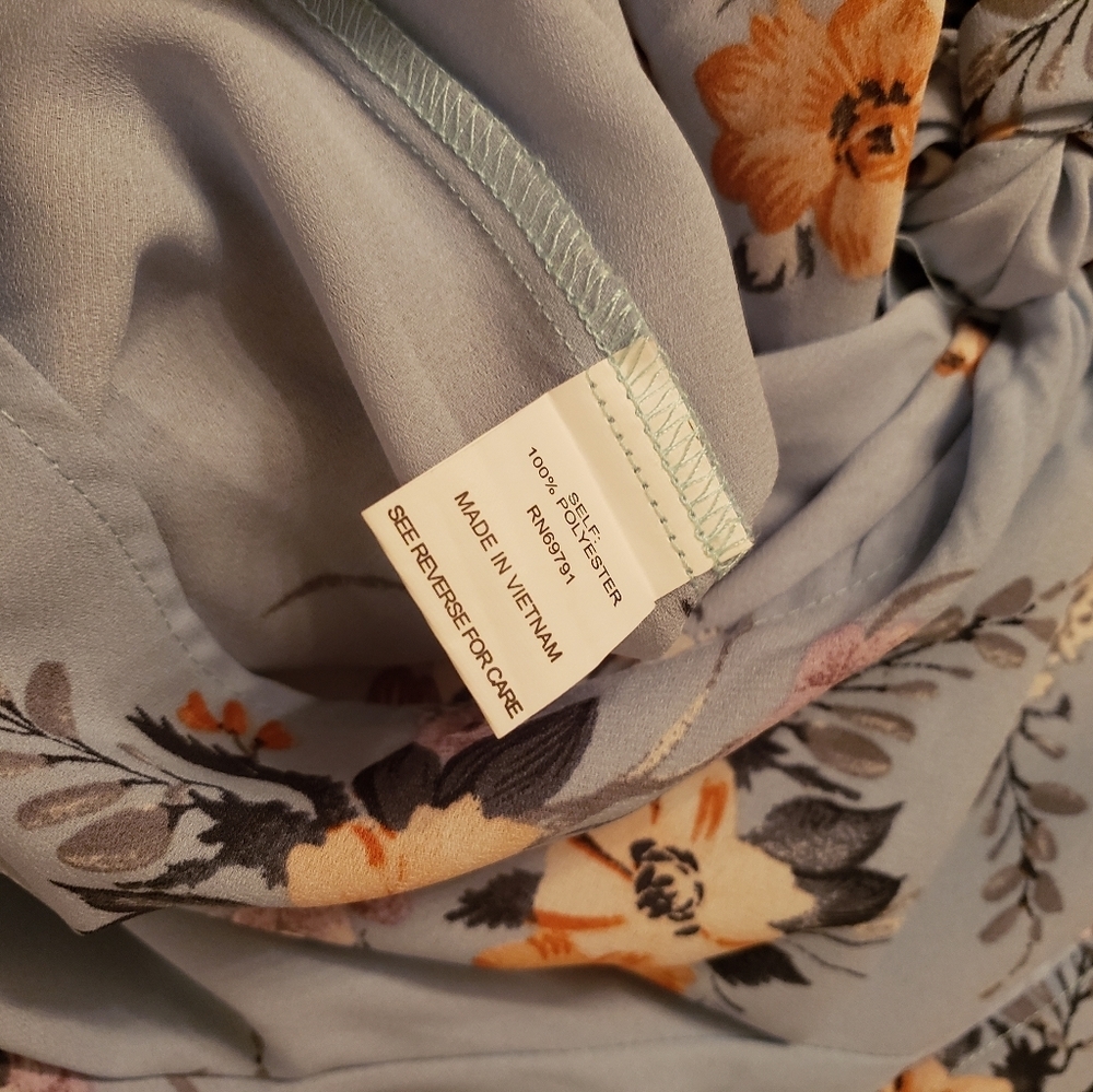 🆕Beautiful blouse Studio 1 - Picture 4 of 6